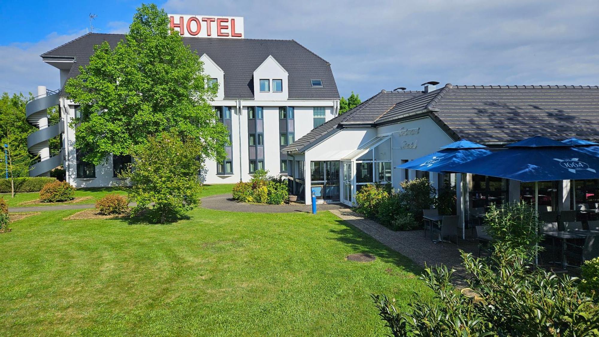 Hotel Restaurant La Tour Romaine - Haguenau - Strasbourg Nord Schweighouse-sur-Moder Exterior foto